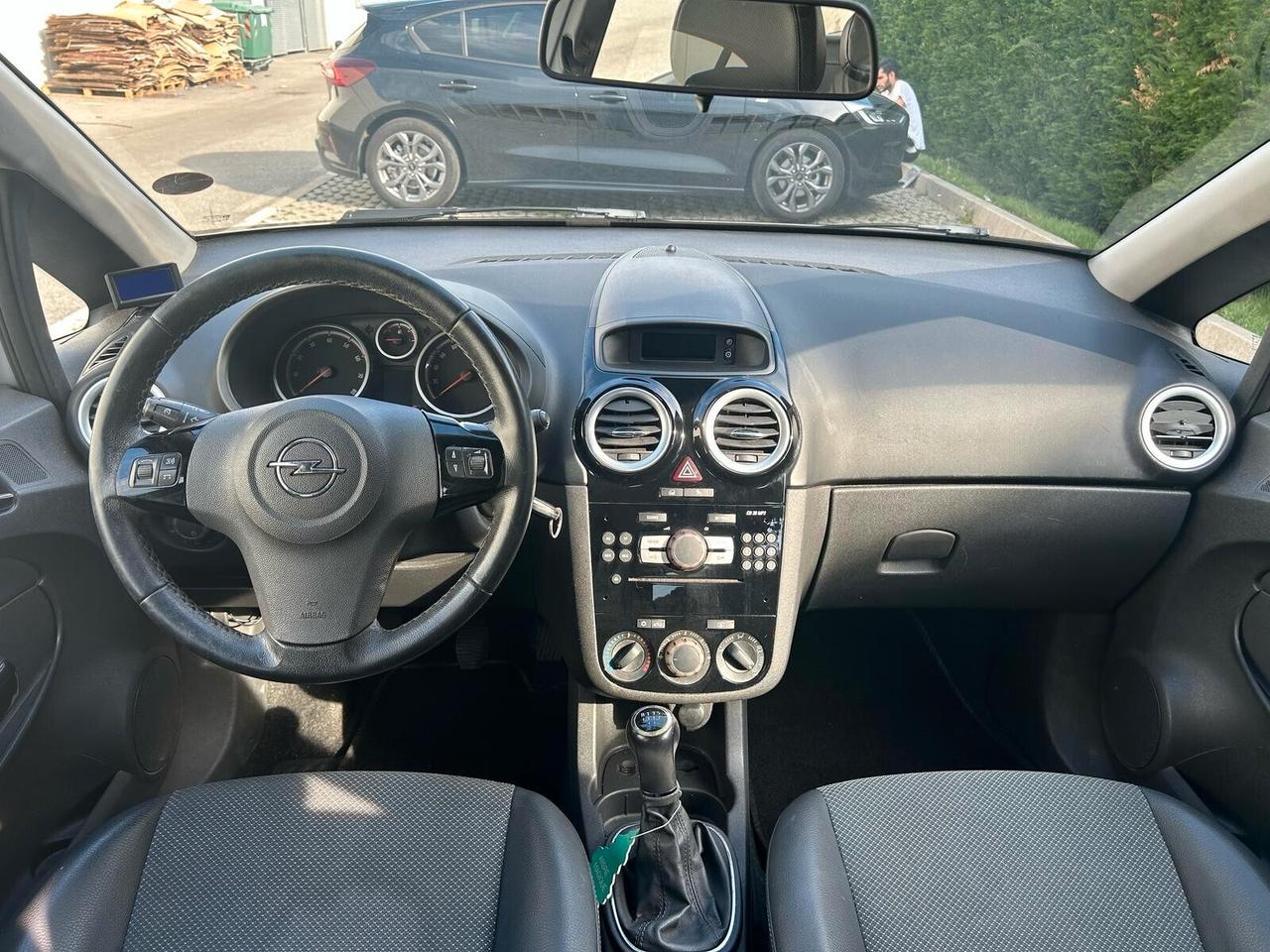 Opel Corsa 1.2 5 porte Cosmo