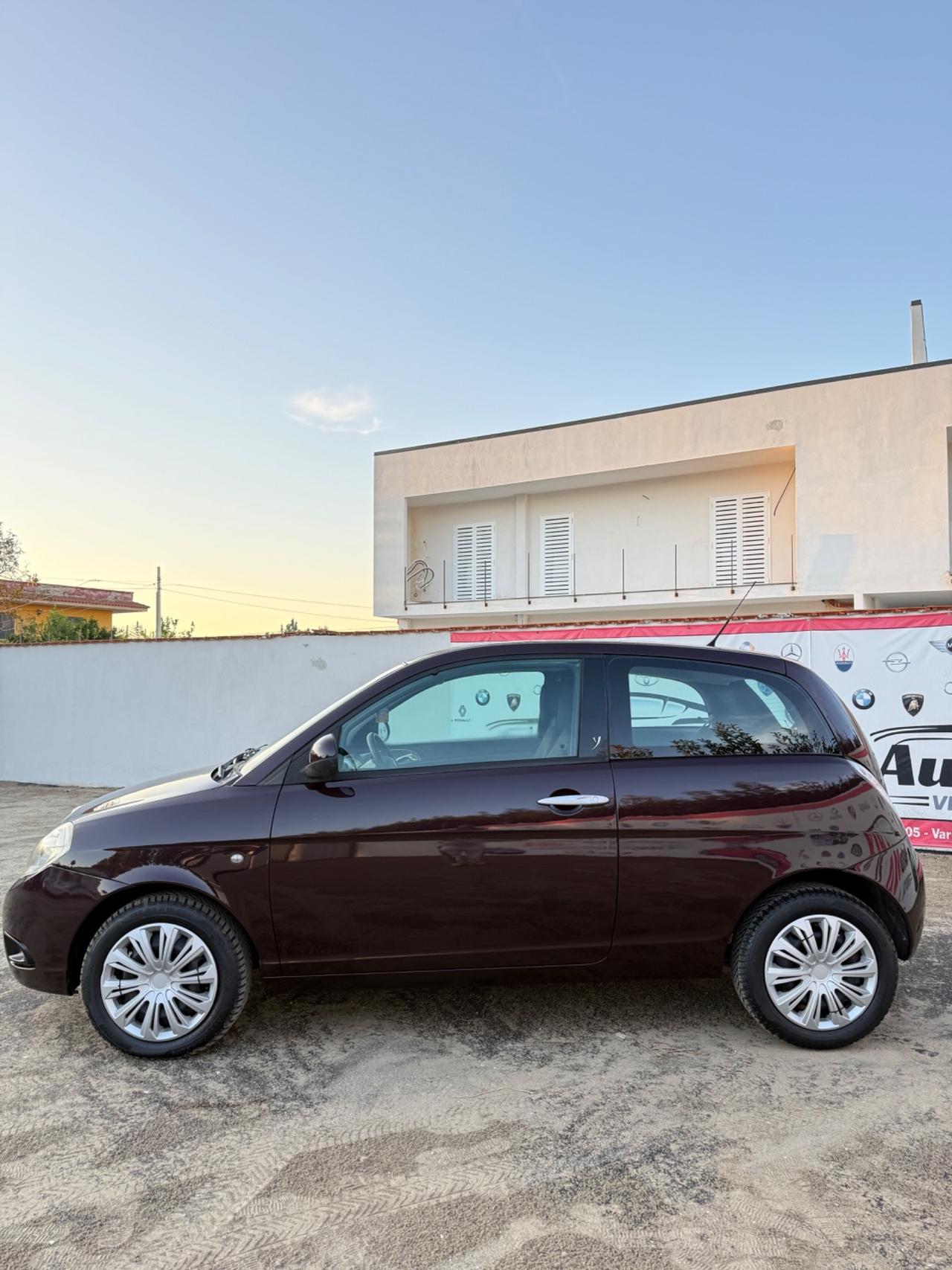 Lancia Ypsilon 1.3 MJT 75 CV Elle
