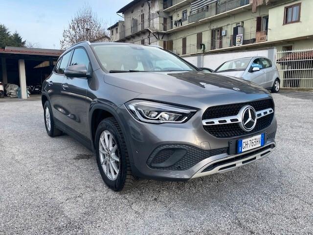 MERCEDES BENZ GLA 200 D AUTOMATIC BUSINESS EXTRA - 12 MESI GARANZIA - IVA ESPOSTA