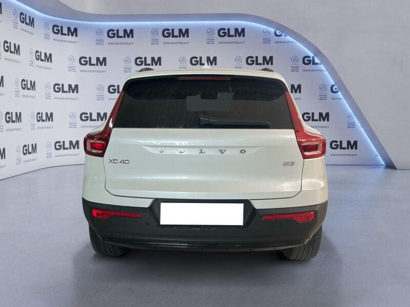 Volvo XC40 B3 automatico Ultra Dark