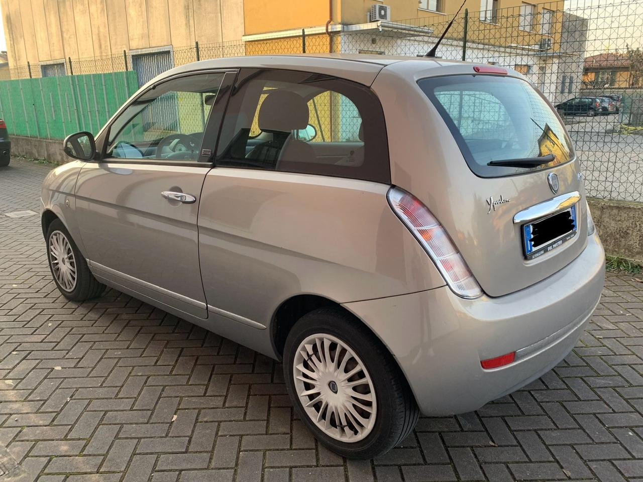 Lancia Ypsilon 1.3 MJT 16V 95 CV 5 porte S&S Silver