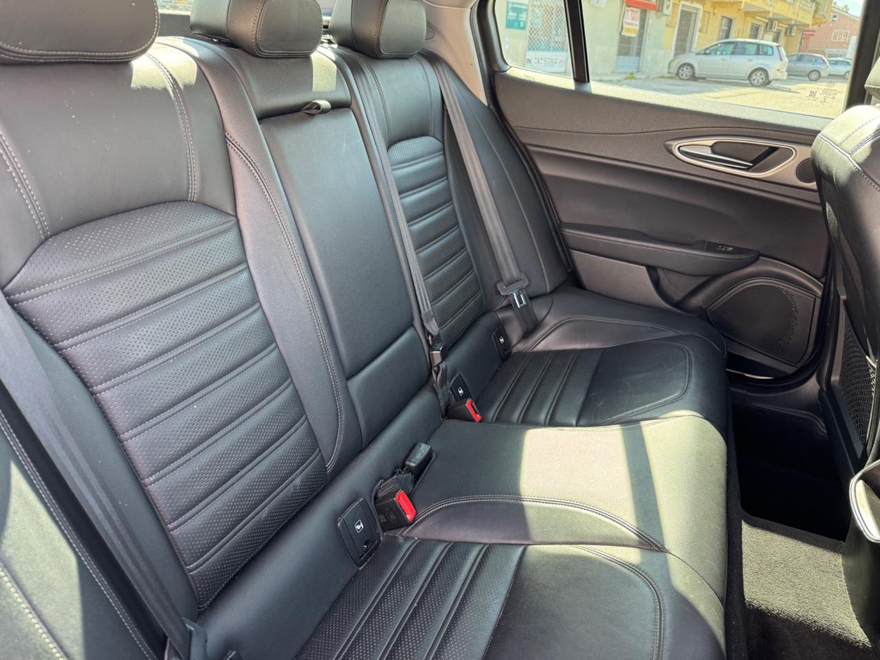 Alfa Romeo Giulia 2.2 Td 210 CV AWD Q4 Veloce GARANZIA