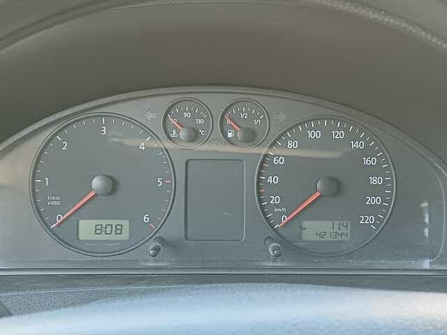 Volkswagen Transporter 2.5 TDI/130CV PL Kombi 9 posti