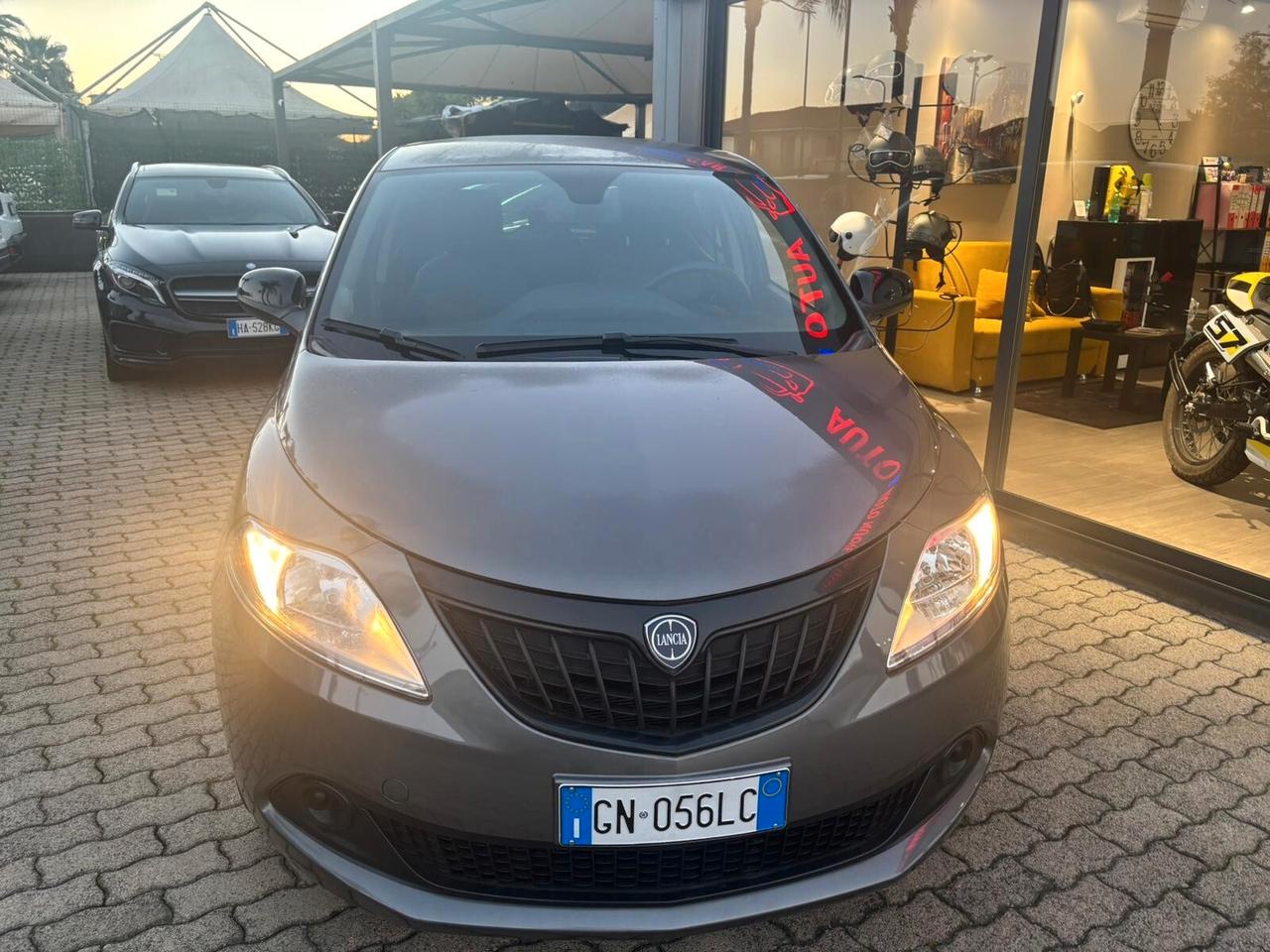 Lancia Ypsilon 1.0 FireFly 5 porte S&S Hybrid Alberta Ferretti
