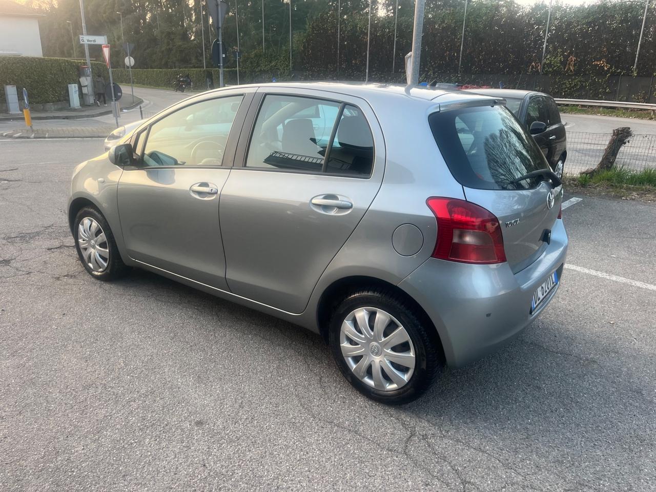 Toyota Yaris 1.3 5 porte Sol