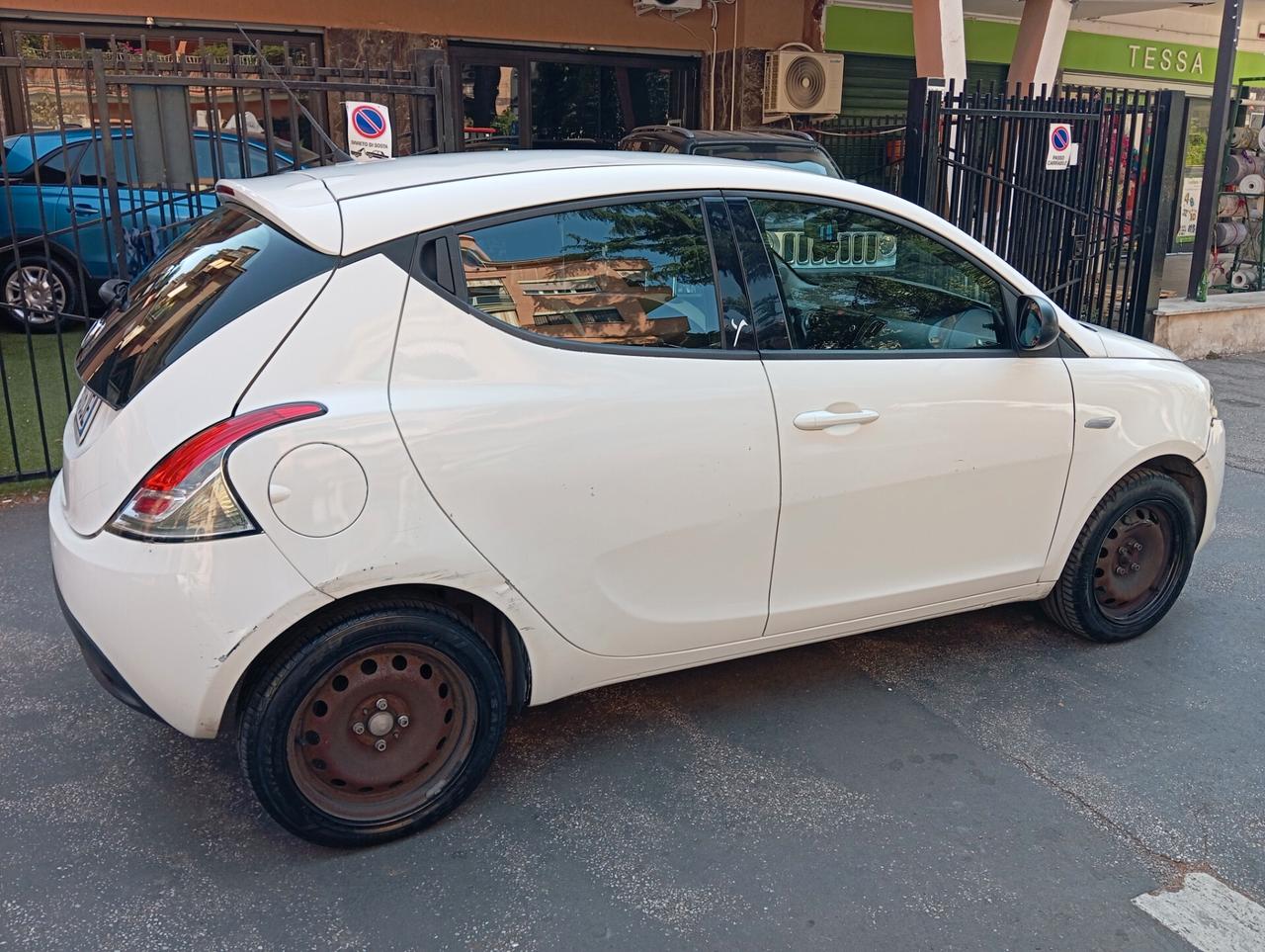 Lancia Ypsilon 1.2 Gold