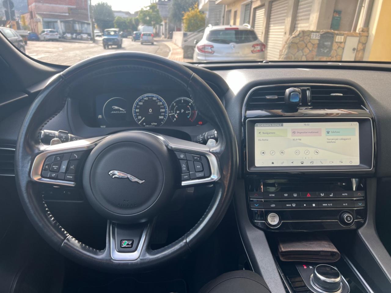 Jaguar F-Pace 2.0 D 240 CV AWD aut. R-Sport