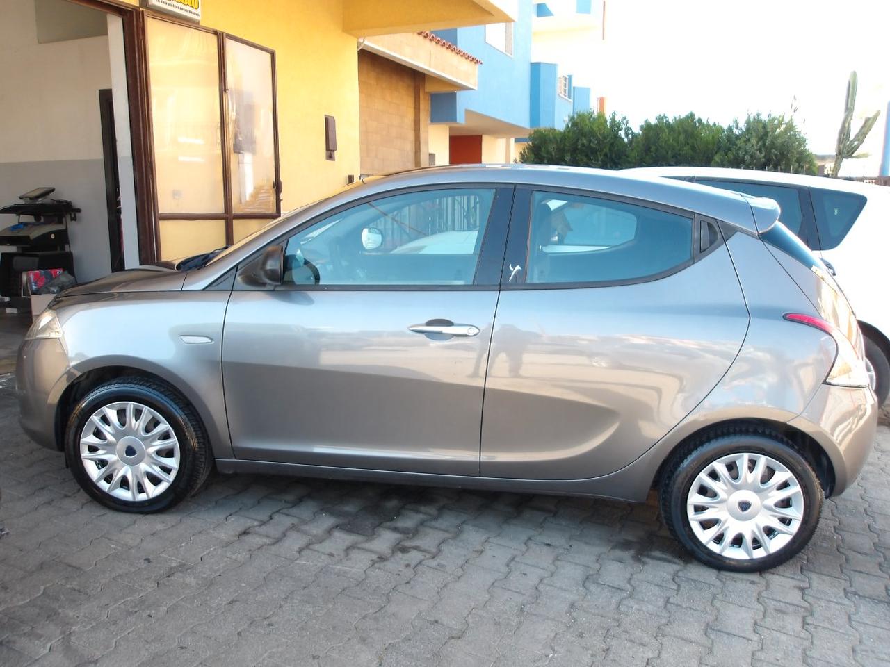 Lancia Ypsilon 5 Porte Ypsilon 1.2 8v Elefantino 69cv my14