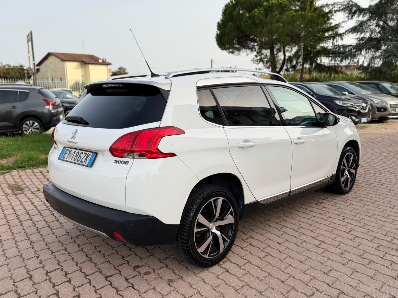 Peugeot 2008 BlueHDi 120 S&S Black Matt