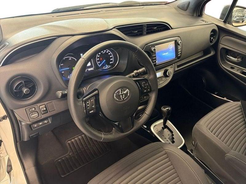 Toyota Yaris 1.5 Hybrid Trend White Edition