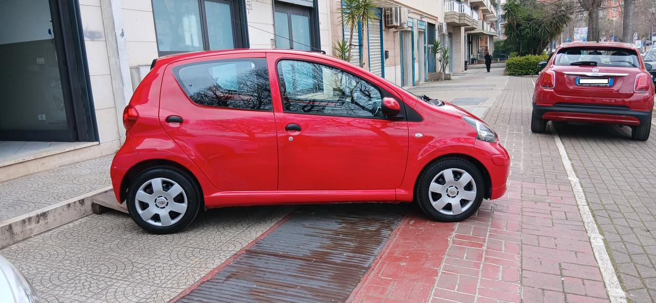 Toyota Aygo 1.0 12V VVT-i 5 porte Now