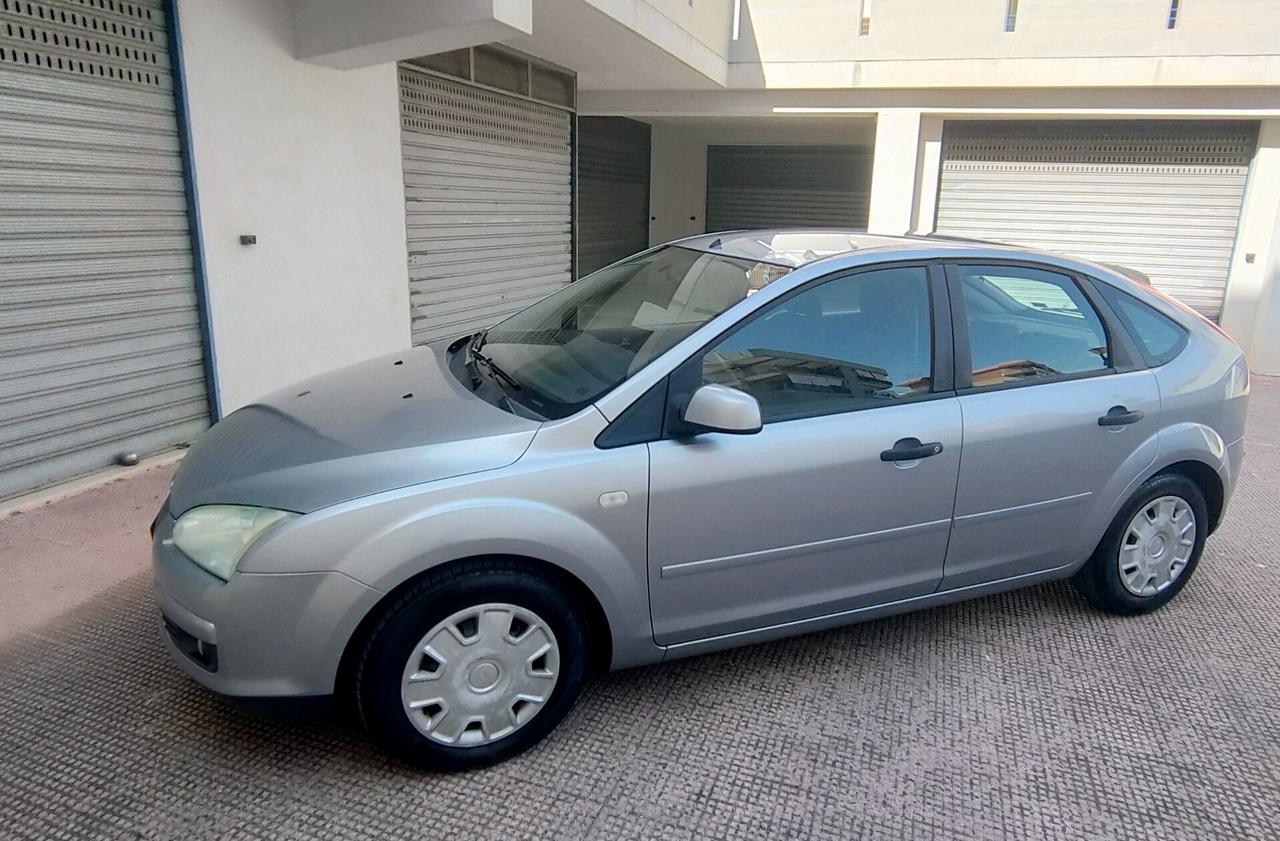 Ford Focus BERLINA GPL