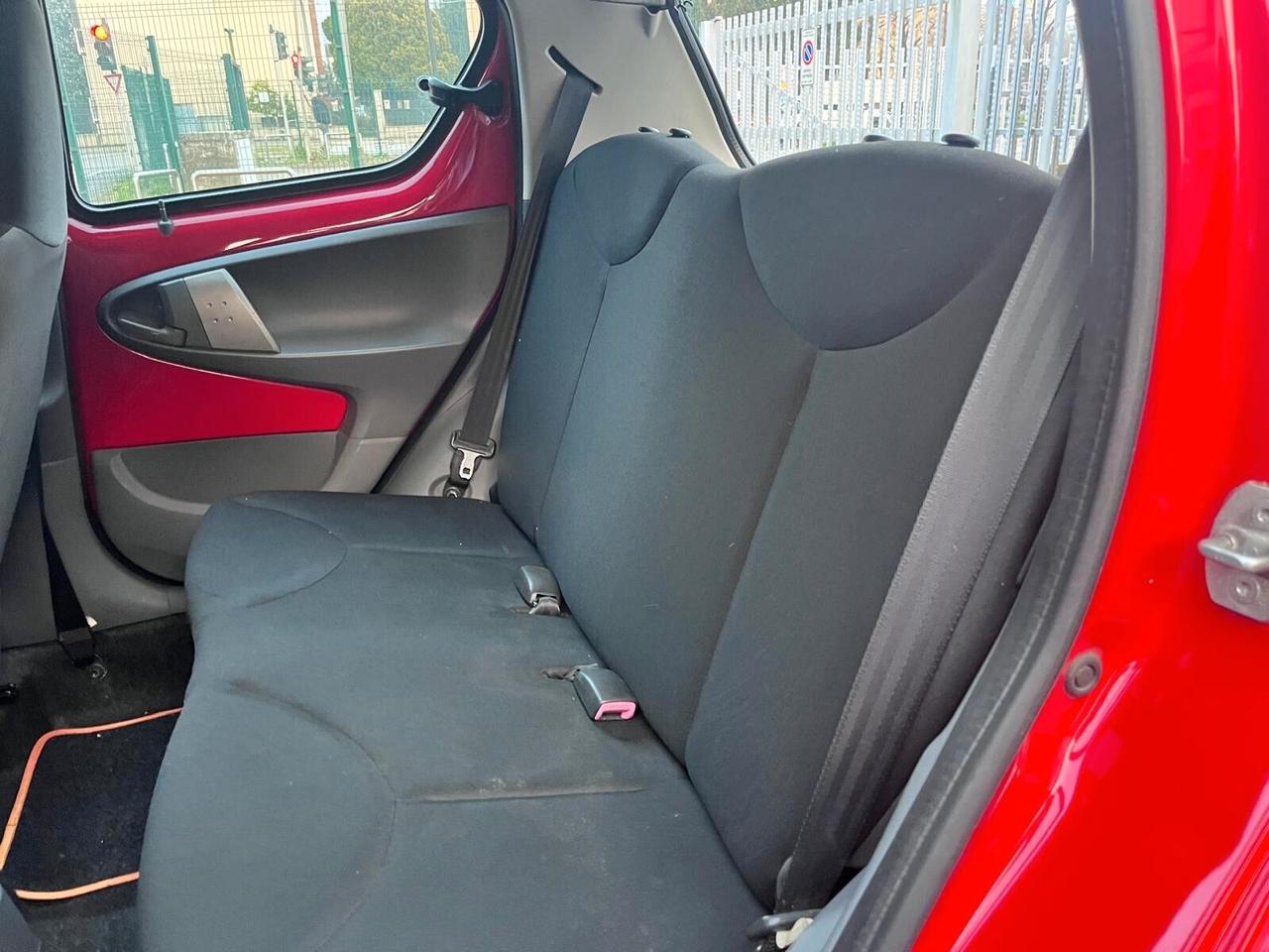 Toyota Aygo 1.0 12V VVT-i 5 porte Sol - 2009