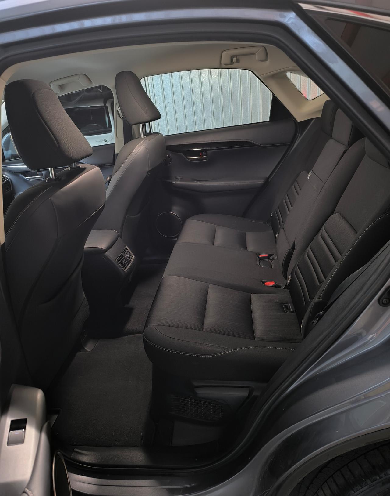 Lexus NX 300h Hybrid Business