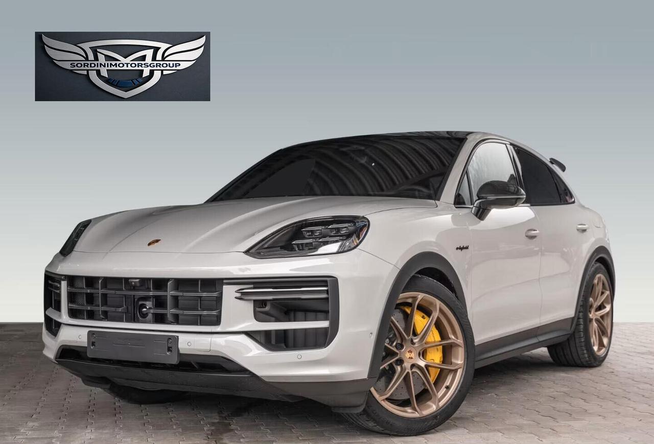Porsche Cayenne Turbo E-Hybrid Coupé con pacchetto GT