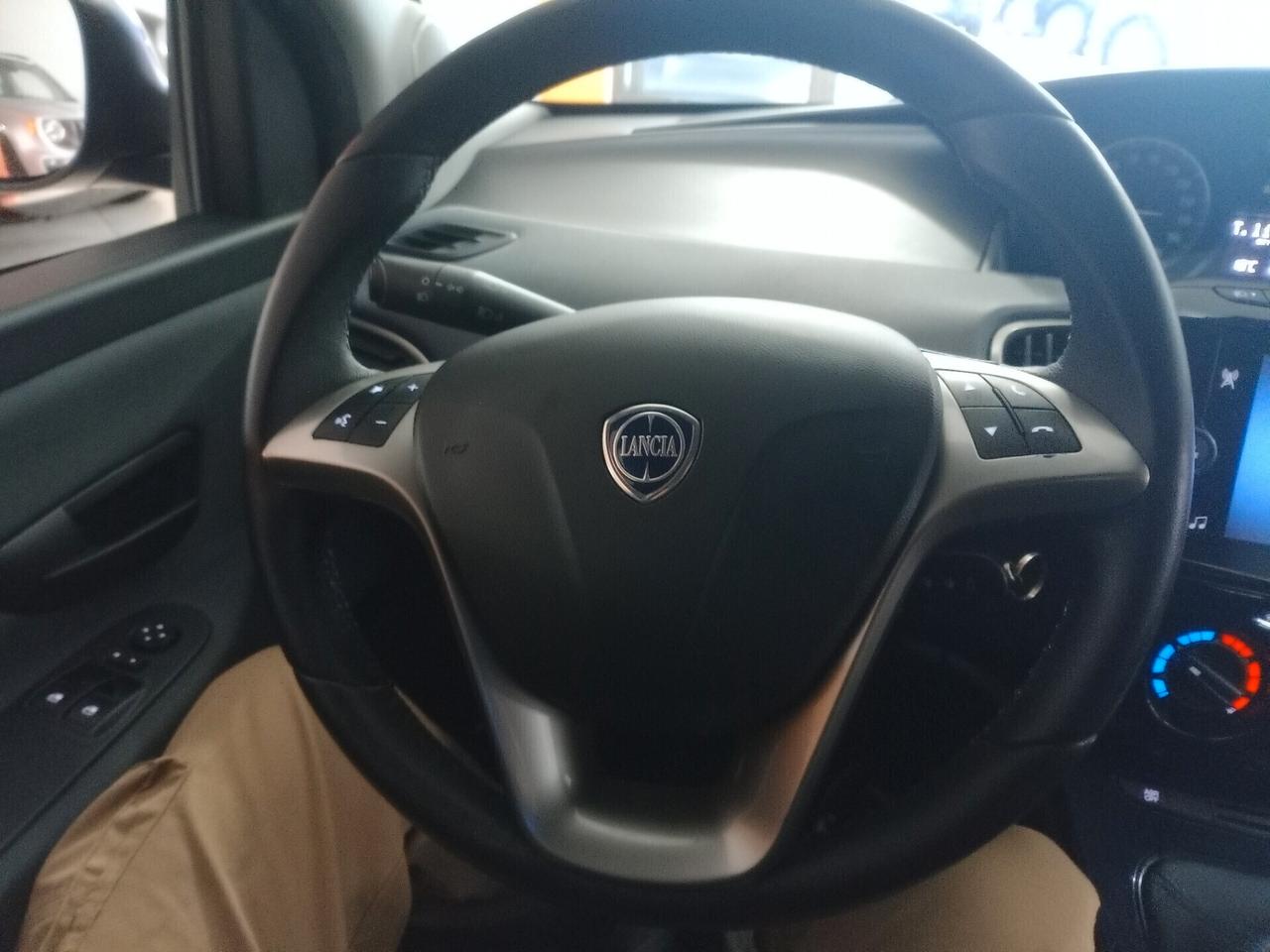 Lancia Ypsilon 1.0 FireFly 5 porte S&S Hybrid Gold