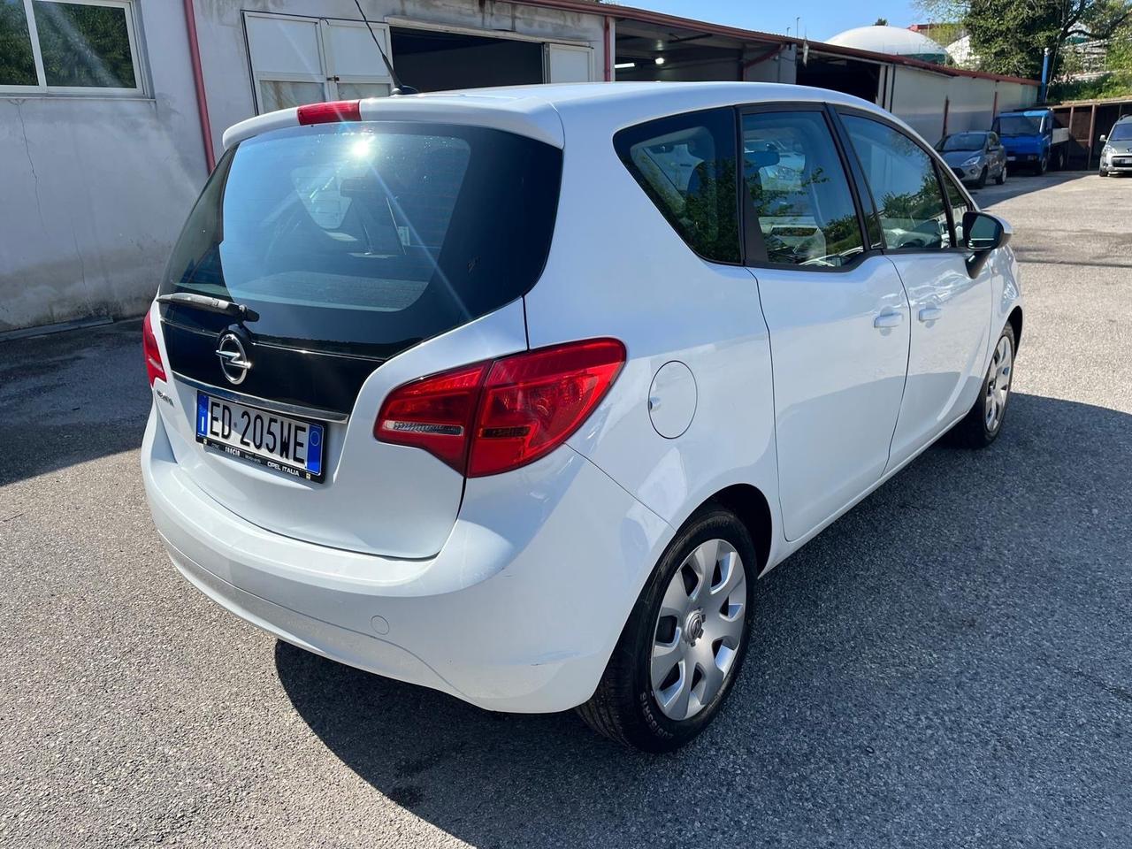 Opel meriva-1.4 benz/100 cv-Full-2011