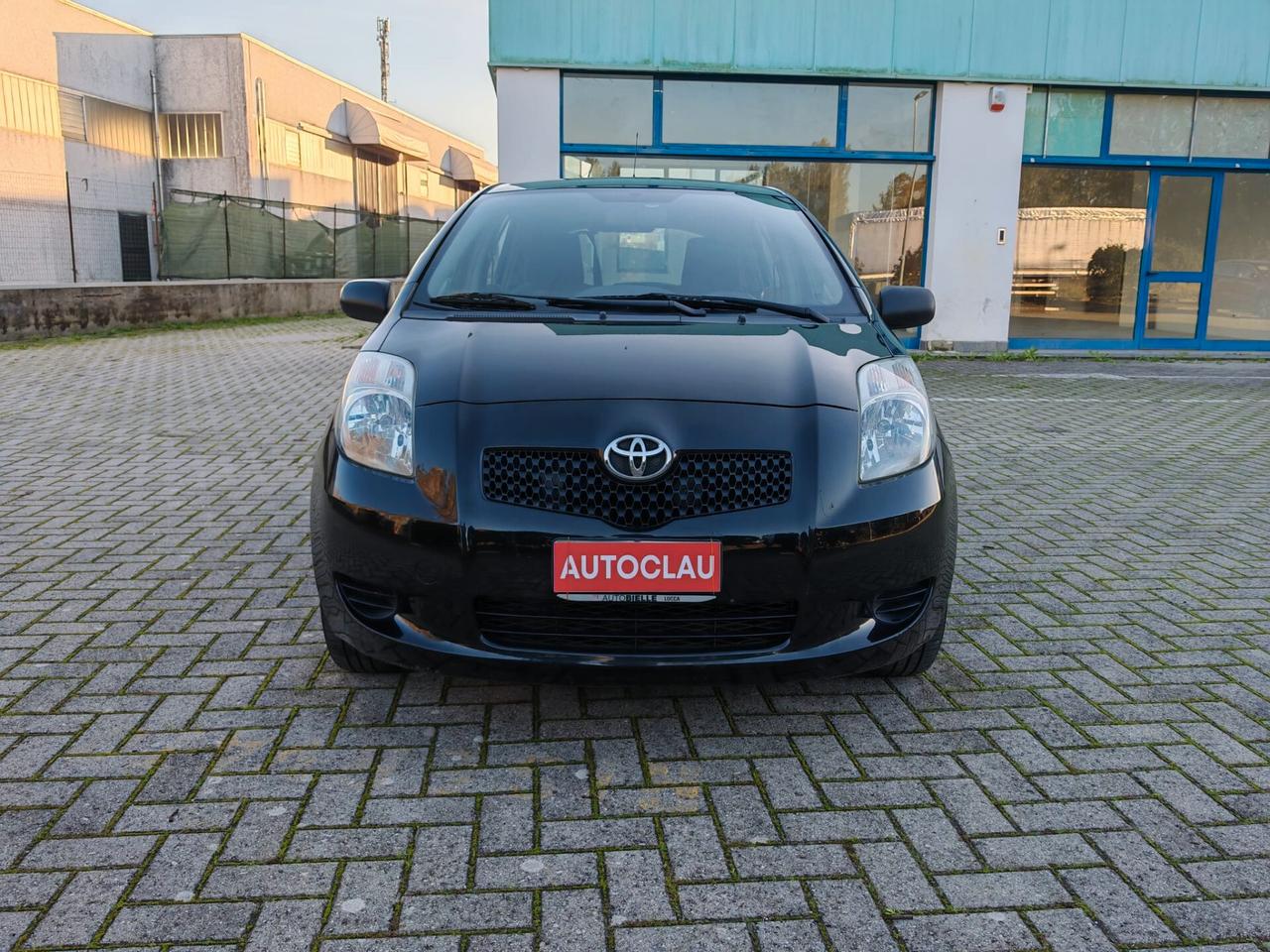 Toyota Yaris 1.0 5 porte Sol