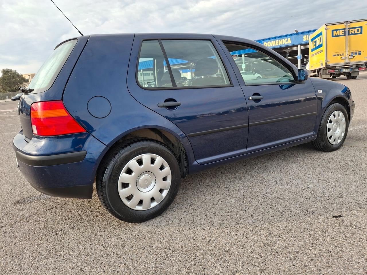 Volkswagen Golf 1.4 BENZINA-SOLO 81mila KM.