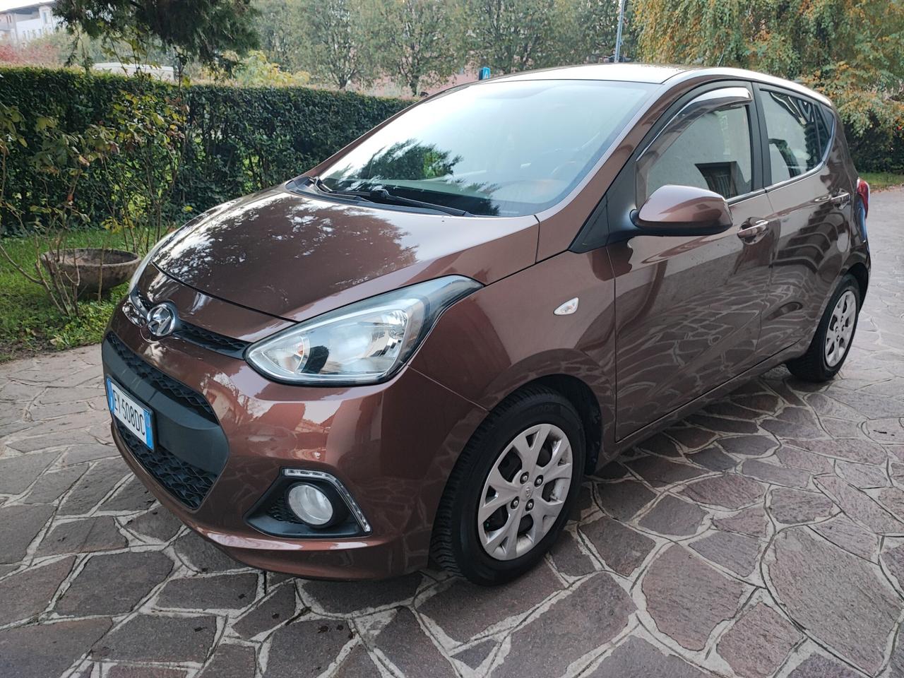 Hyundai i10 1.0 Benz 5 porte neopatentati