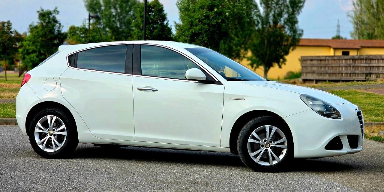 Alfa Romeo Giulietta JTDm-2 anche NEOPATENTATI