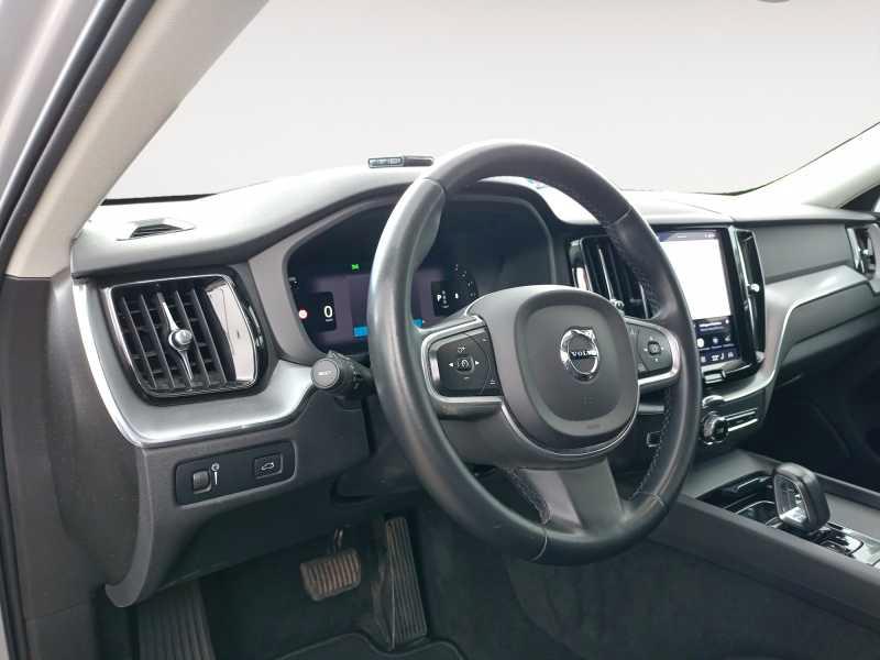 VOLVO XC60 2.0 b4 Momentum auto