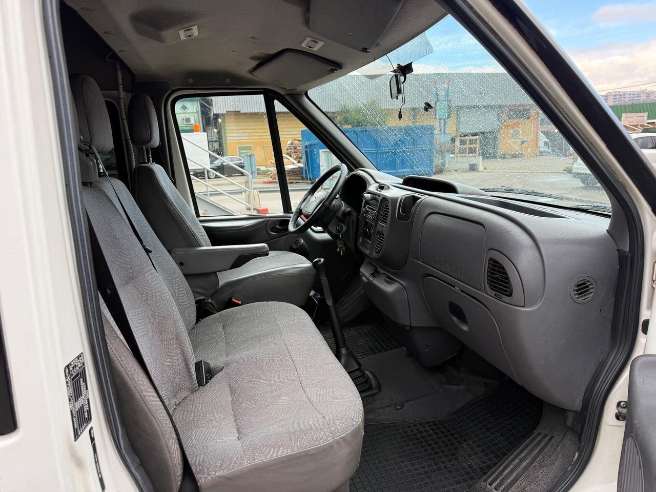 Ford Transit 2.4 diesel 9 posti