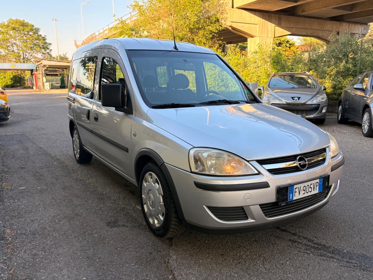 Opel Combo 1.3 CDTI 75CV 5p Gancio Traino 2011