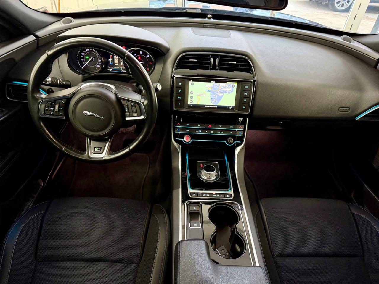 Jaguar XE 2.0 180CV R-Sport FINANZIABILE