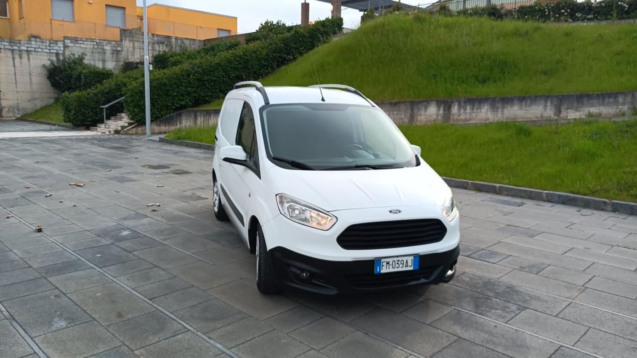Ford Tourneo Courier 1.5 diesel pari al nuovo