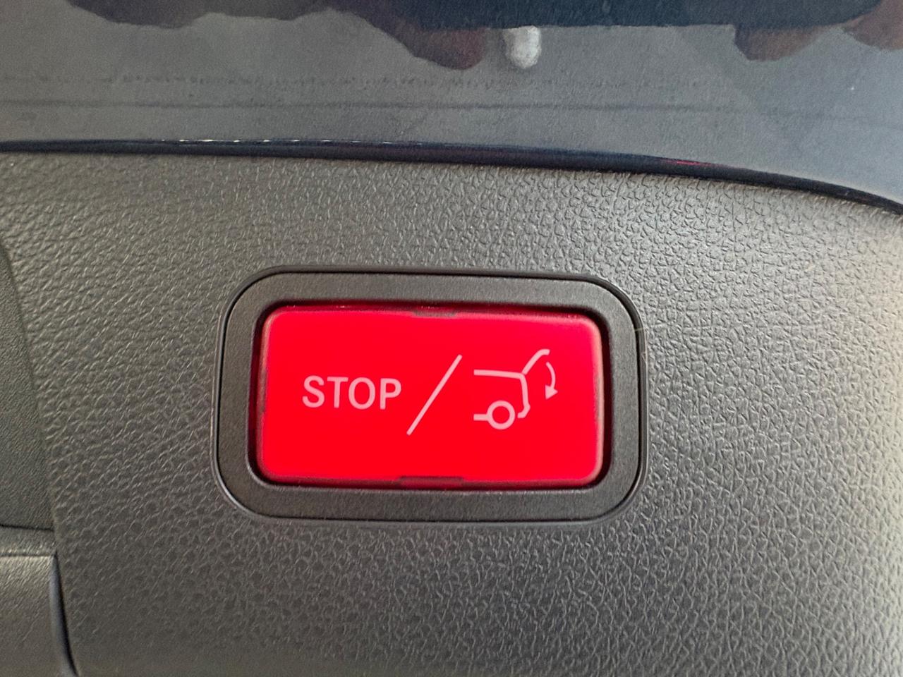 Mercedes GLA 180 1.6 benzina 122cv 2019 km 62000