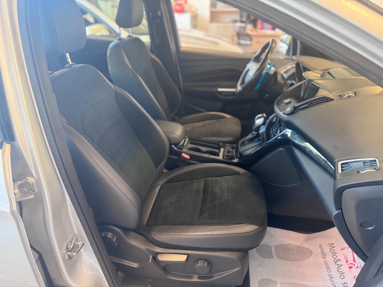 Ford Kuga 2.0 TDCI 150 CV S&S 4WD Powershift ST-Line