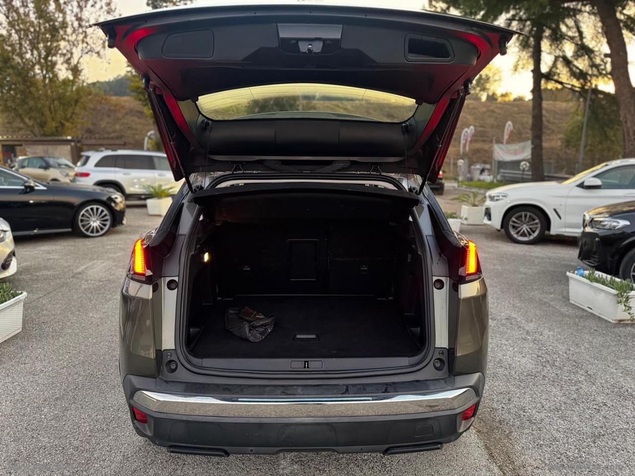 PEUGEOT 3008 BlueHDi 130 S&S EAT8 Allure