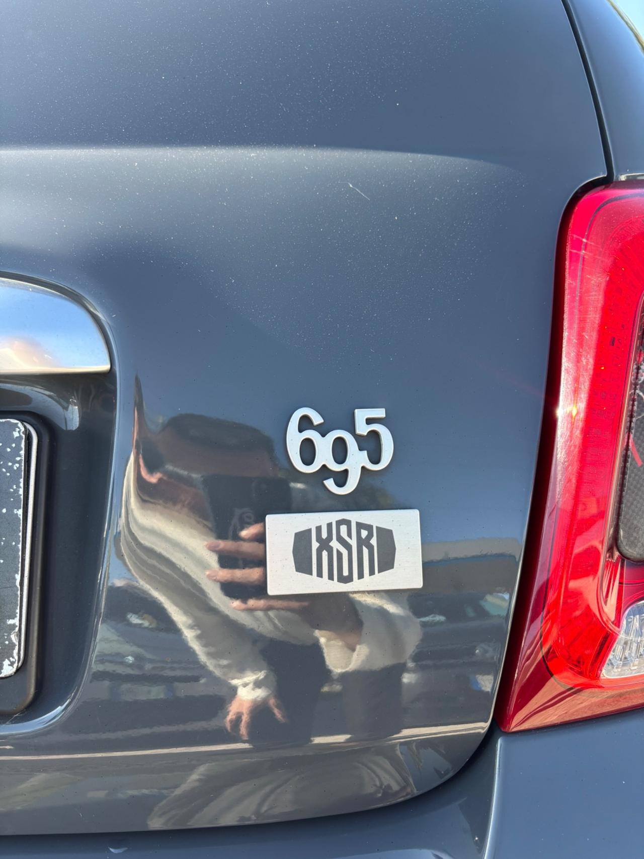 ABARTH 695 165CV YAMAHA LIMITED 112/695 AKRAPOVIC