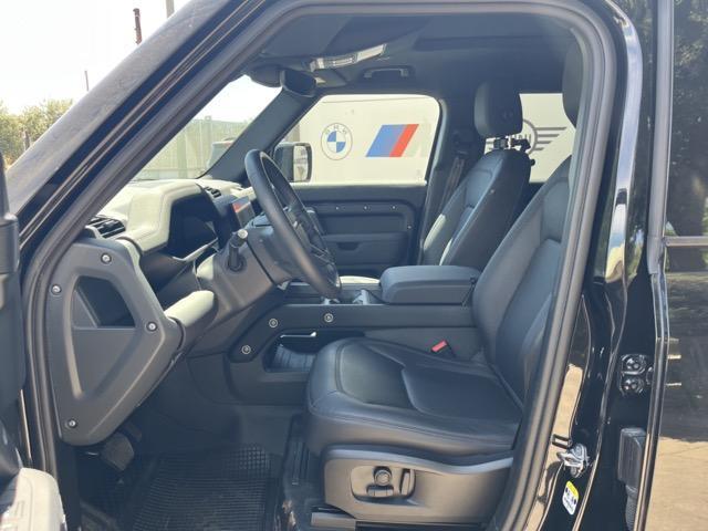Land Rover Defender 110 3.0 I6 MHEV X-Dynamic SE AWD Auto