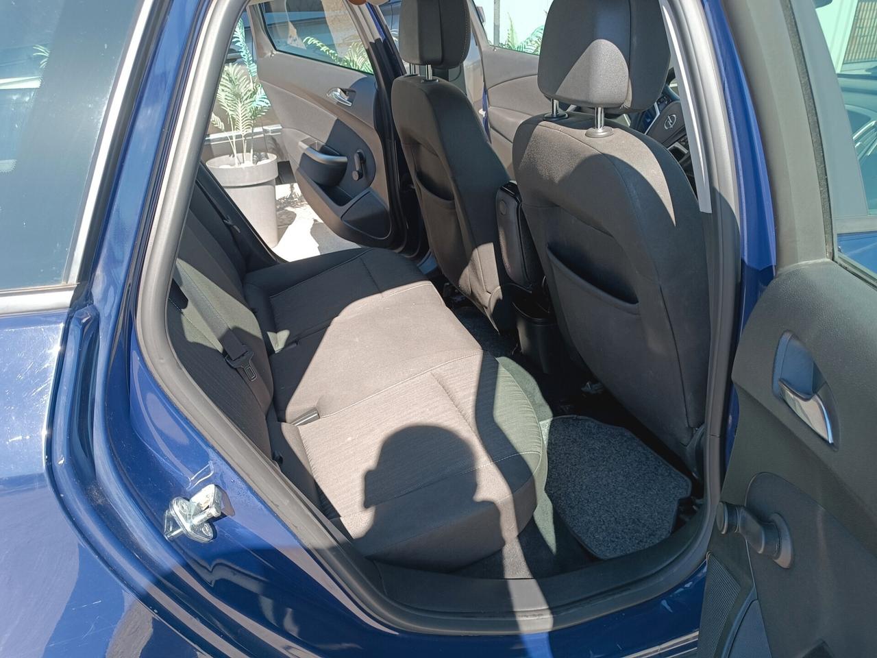 Astra 1.7 CDTI 110CV Sports Tourer Elective