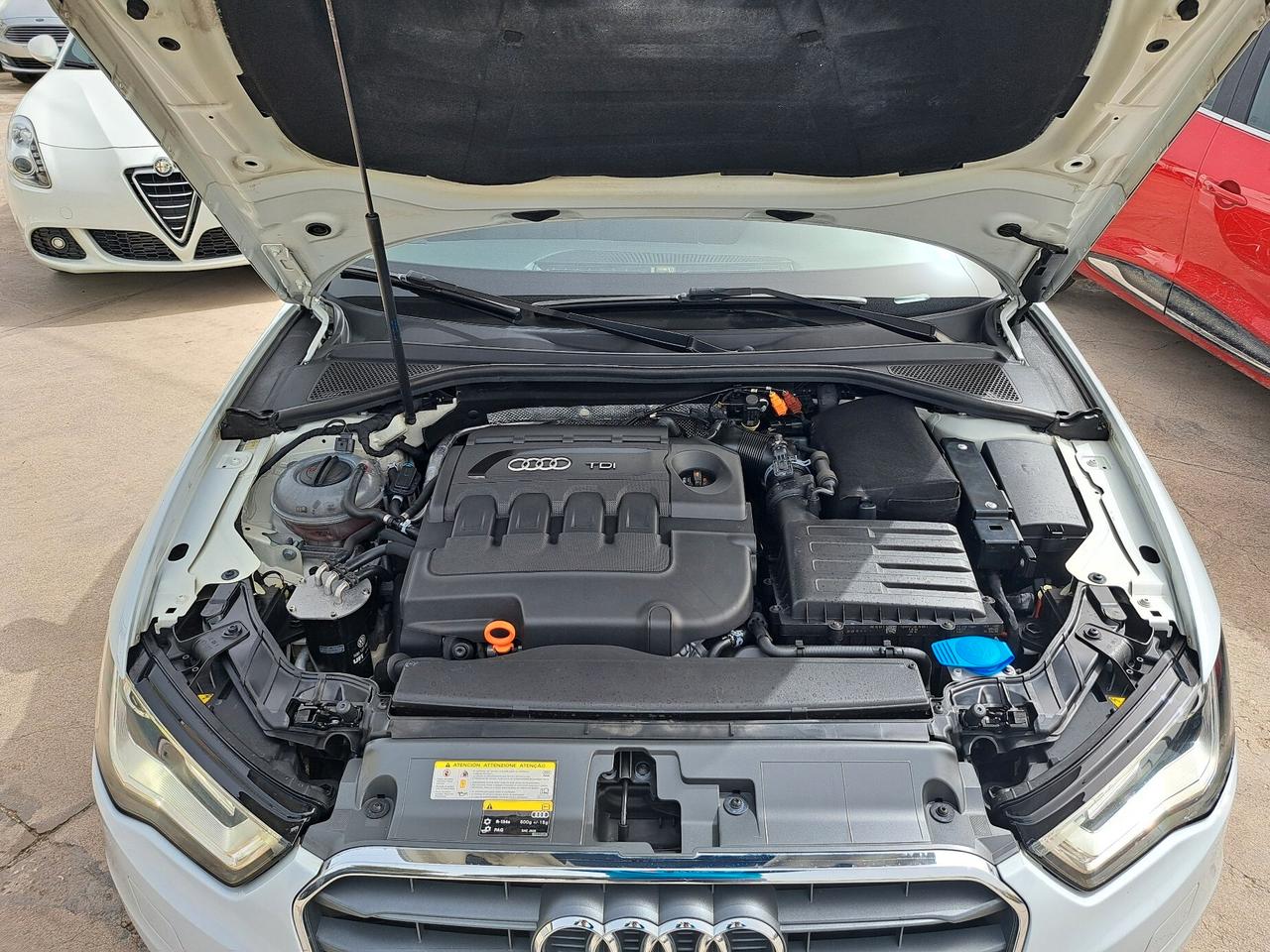 Audi A3 1.6 TDI S-LINE TETTO APRIBILE