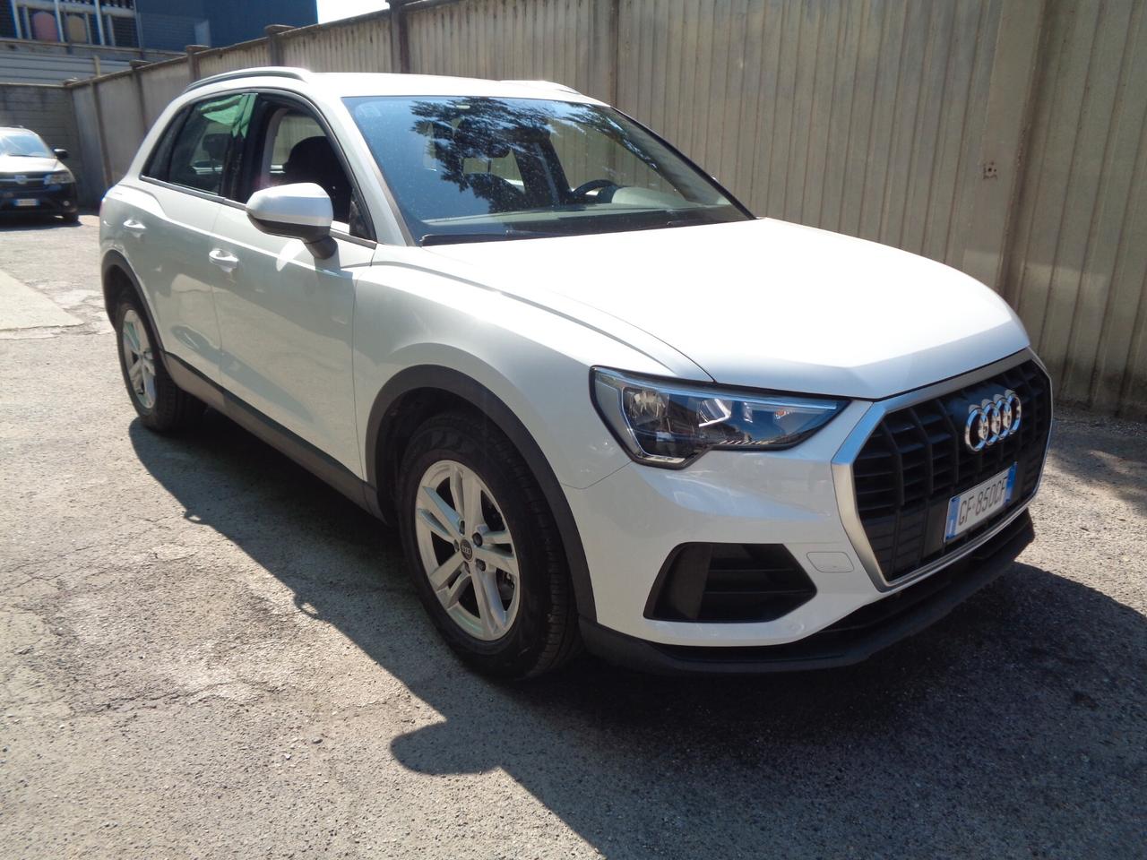 Audi Q3 35 TDI S tronic Business