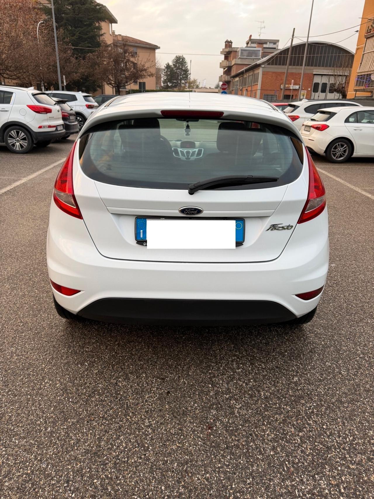 Ford Fiesta 1.4 tdci - NEOPATENTATI - 12 MESI DI GARANZIA -