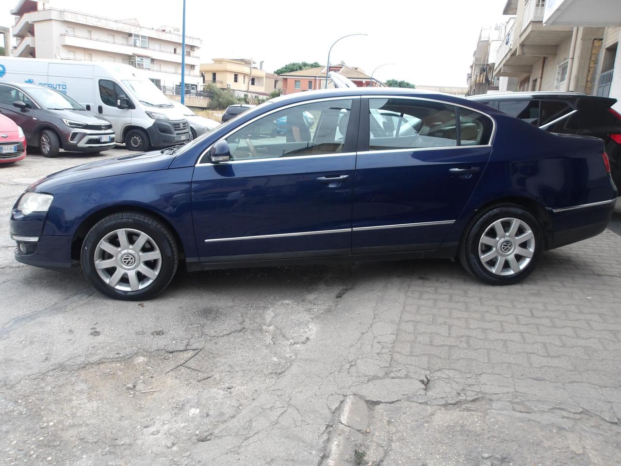 Volkswagen Passat Berlina Passat 2.0 tdi Highline 170cv dsg dpf