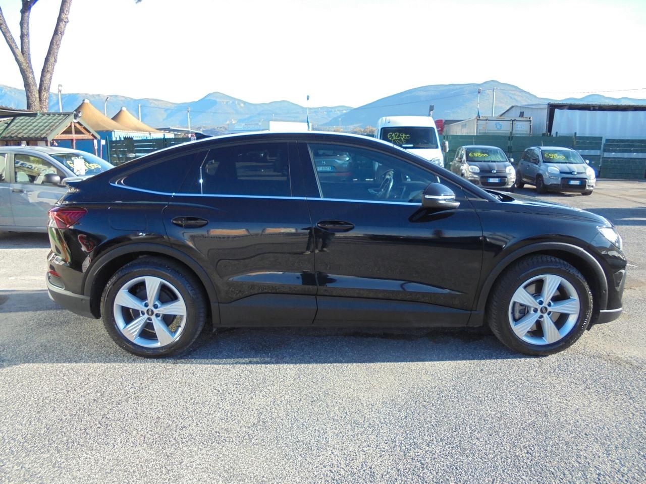 Audi Q4 40 e-tron Business