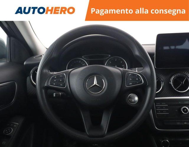 MERCEDES-BENZ GLA 180 d Automatic Business