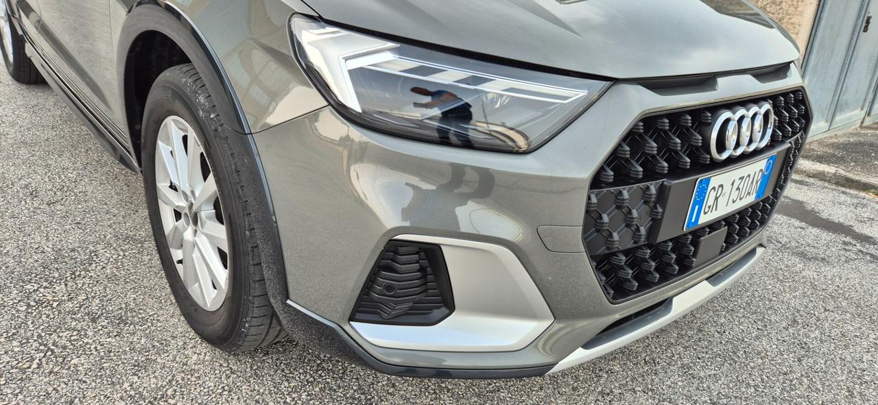 Audi A1 allstreet 30 TFSI Identity Contrast 110CV NEOPATENTATI