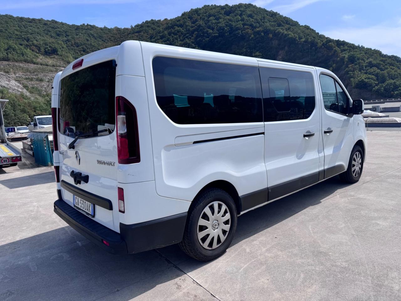 Renault Trafic T29 2.0 DCI EU6 PASSO LUNGO 9p +IVA