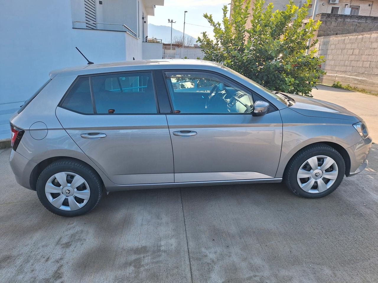 Skoda Fabia AMBITION 1.0 MPI 75cv - 2015