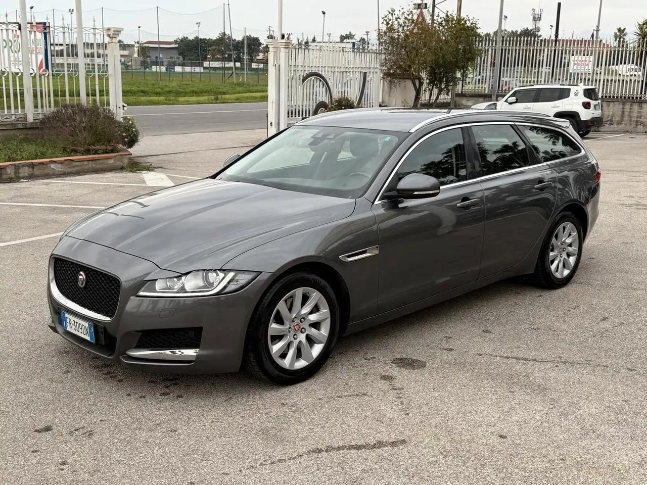 Jaguar XF Sportbrake 2.0 D 180 CV aut. Prestige