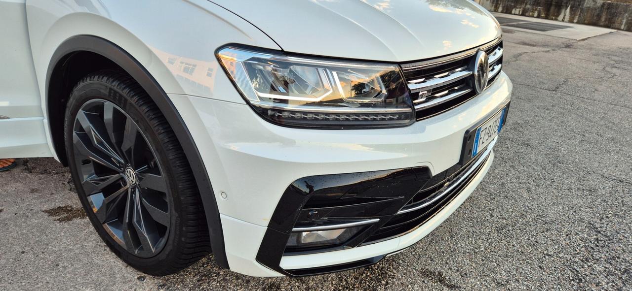 Volkswagen Tiguan 1.5 TSI Sport 130cv R-LINE ADATTA NEOPATENTATI