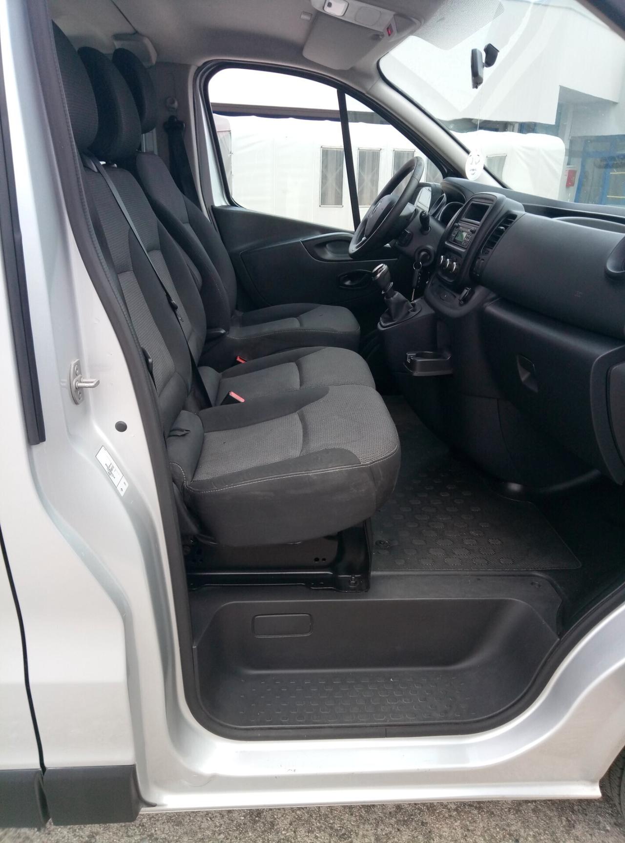 Renault Trafic T27 2.0 dCi 145CV PC-TN Zen Energy 9 POSTI