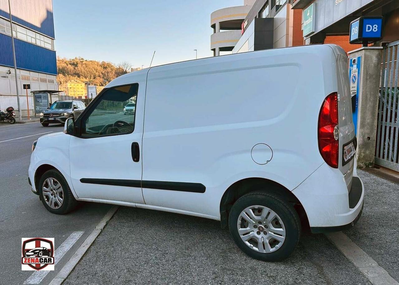 FIAT DOBLO' 1.3 MJET 95 CV NAVIGATORE SENSORI DI PARCHEGGIO UNICO PROPRIETARIO