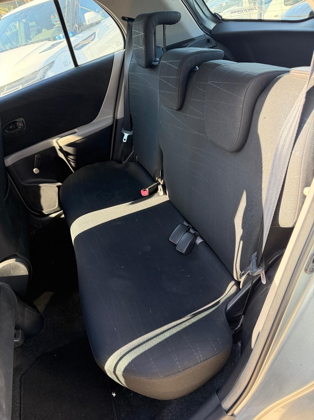 Toyota Yaris 1.0 5 porte